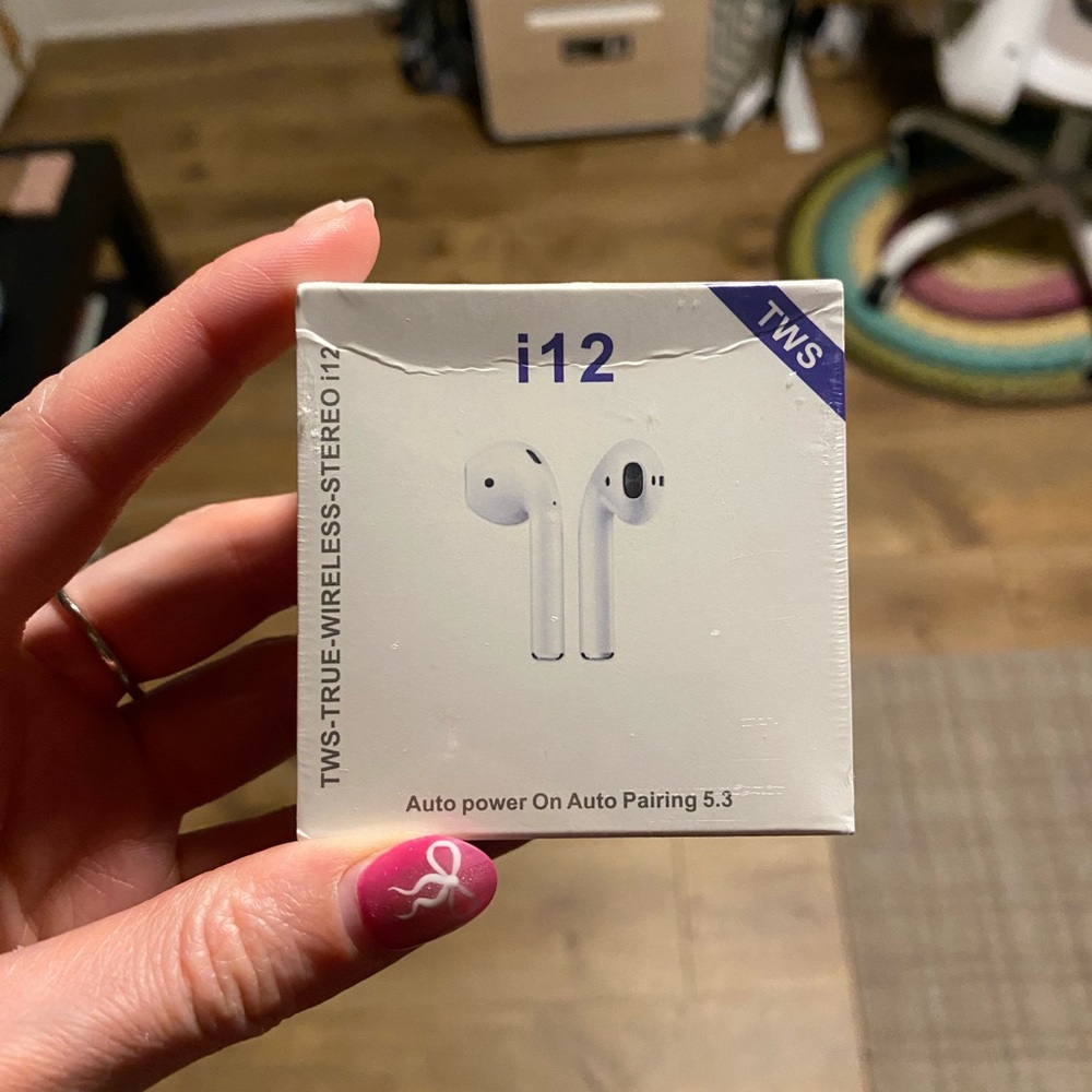 i12 TWS Wireless Earbuds